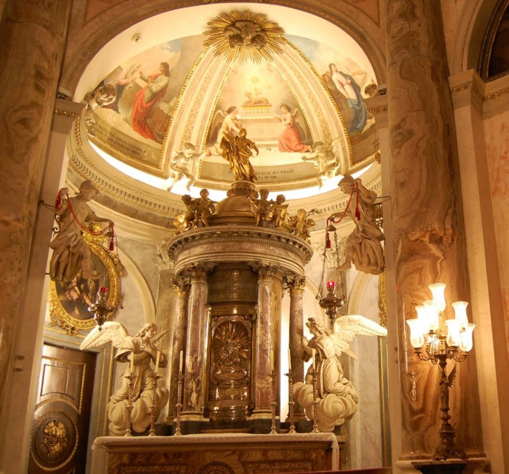 The layout pays homage to Italian master sculptor Gian Lorenzo Bernini. Bernini's favorite or his architectural works was the elliptical chapel done for the Jesuit seminary of Sant'Andrea on the Quirinal Hill in Rome built a century before this oratory.